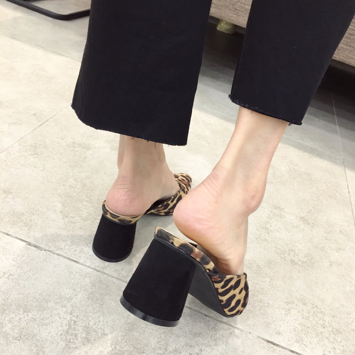 Fashion Baotou Half Drag Thick Heel Single Shoes