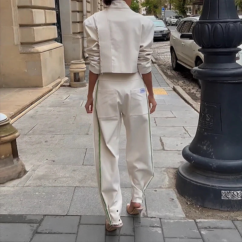 Traje de pantalón corto con solapa y temperamento de moda en color liso