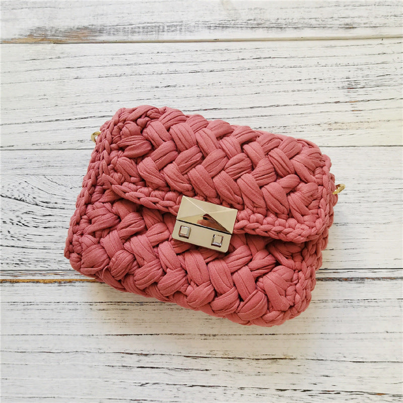 Bolso de punto con fragancia pequeña hecho a mano con forma de cruz y tejido de crochet