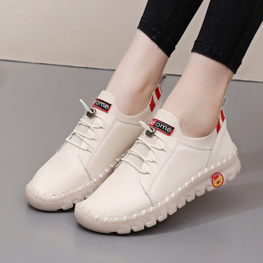 Zapatero blanco pequeño de moda con elasticidad informal y suela de tendón para mujer