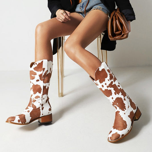 Damen-Reitstiefel mit Blockabsatz und Vintage-Kuh-Print in Übergröße