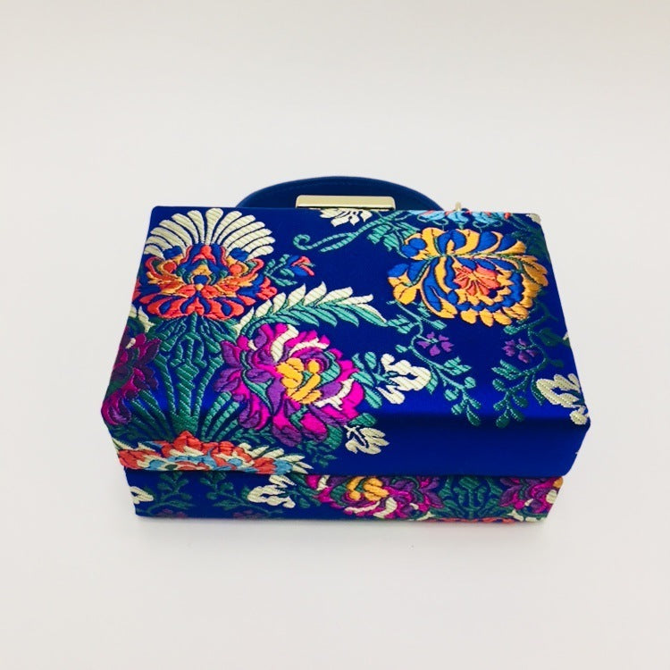 Nischen-Retro-Antik-Handtasche mit exquisiter Blumenstickerei