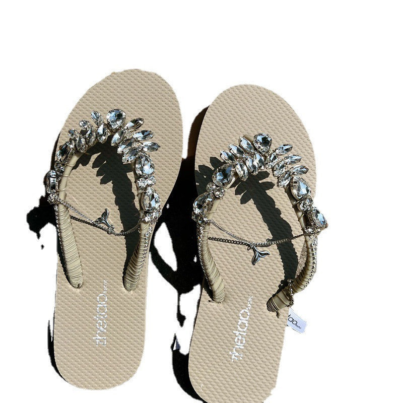 Sandalias de mujer con suela plana y diseño de espiga en color liso con diamantes brillantes