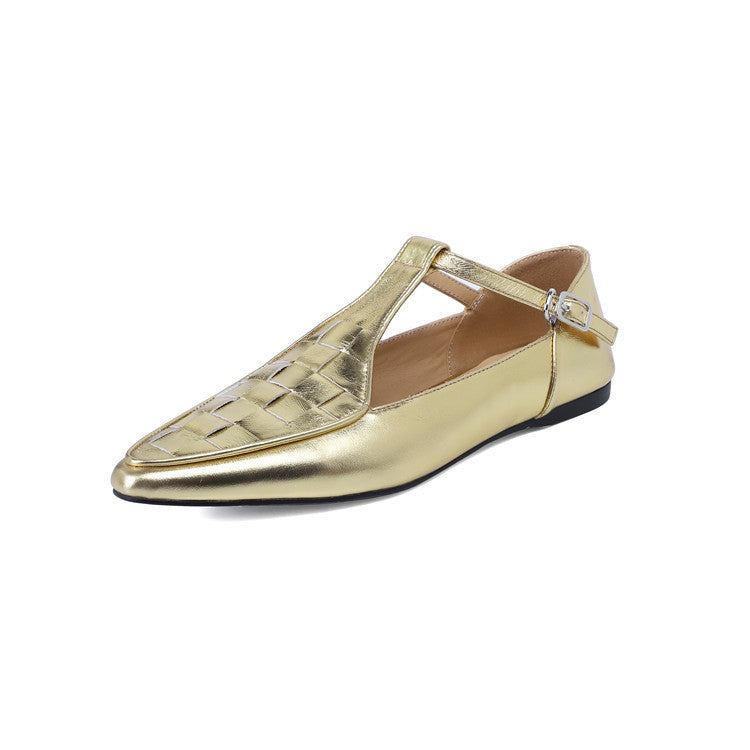 Modische, spitze, flache Schuhe aus goldenem Leder