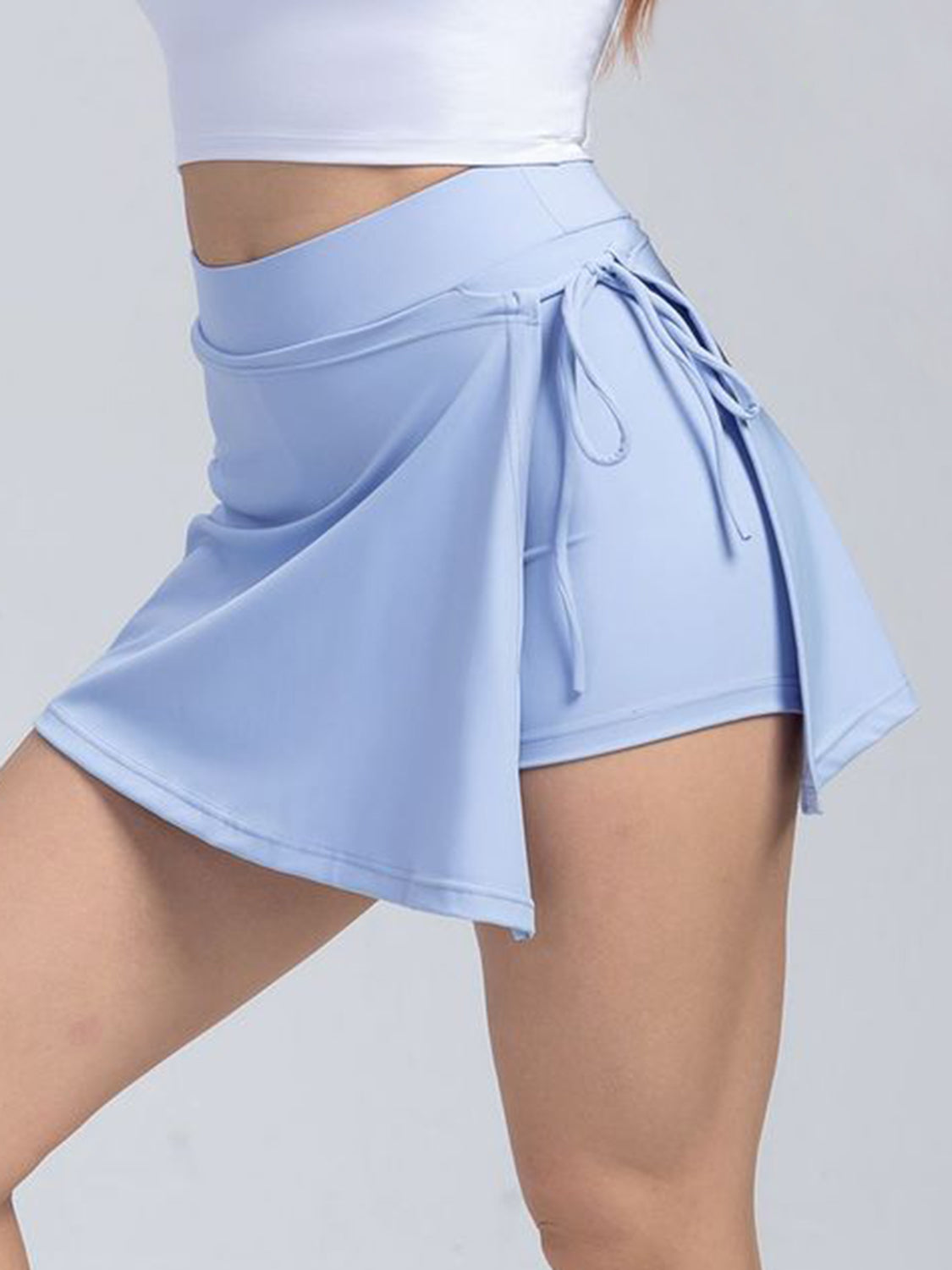 Aktive Shorts mit hoher Taille und Bindeband