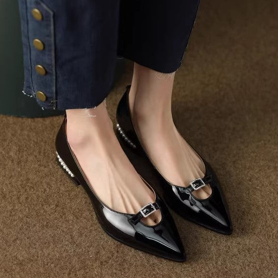 Modische spitze Schuhe aus Leder für Damen