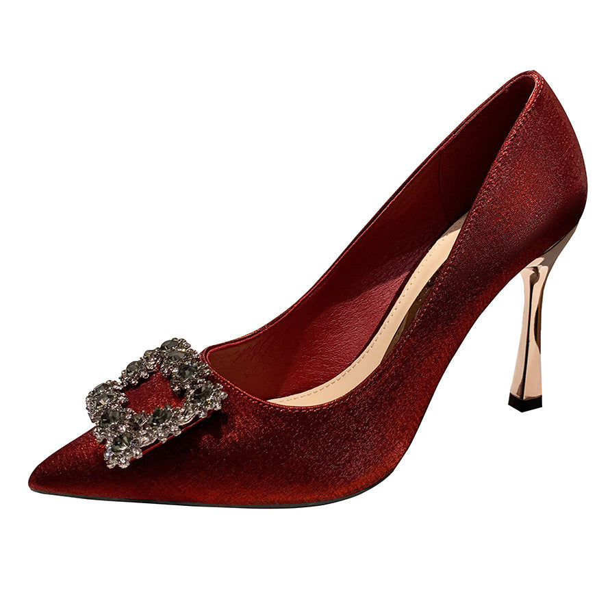 Zapatos de mujer con tacón de aguja y diamantes de imitación de red de satén rojo